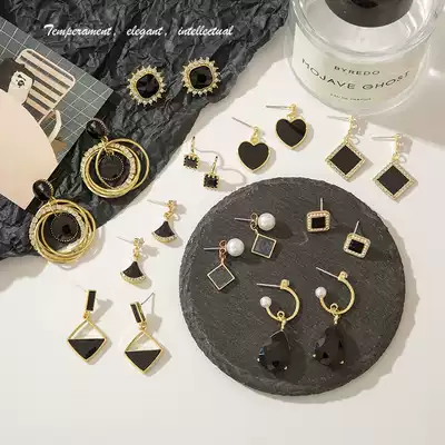 Dark black earrings Korean temperament net red simple ear needles female niche design sense of high-end cold wind ear jewelry
