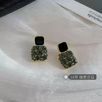 Earrings Korean temperament net red obsidian earrings simple cold wind small design earrings female high-end atmosphere