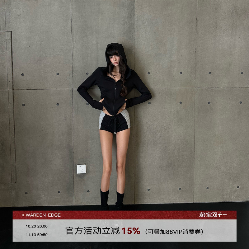 Han Hao Tian Warden Edge Morning Leisure Black Hooded Sweatshirt Women's Autumn Color-Blocked Shorts Hot Girl Outfit Han Hao Tian Warden Edge Morning Leisure Black Hooded Sweatshirt Women's Autumn Color-Blocked Shorts Hot Girl Outfit