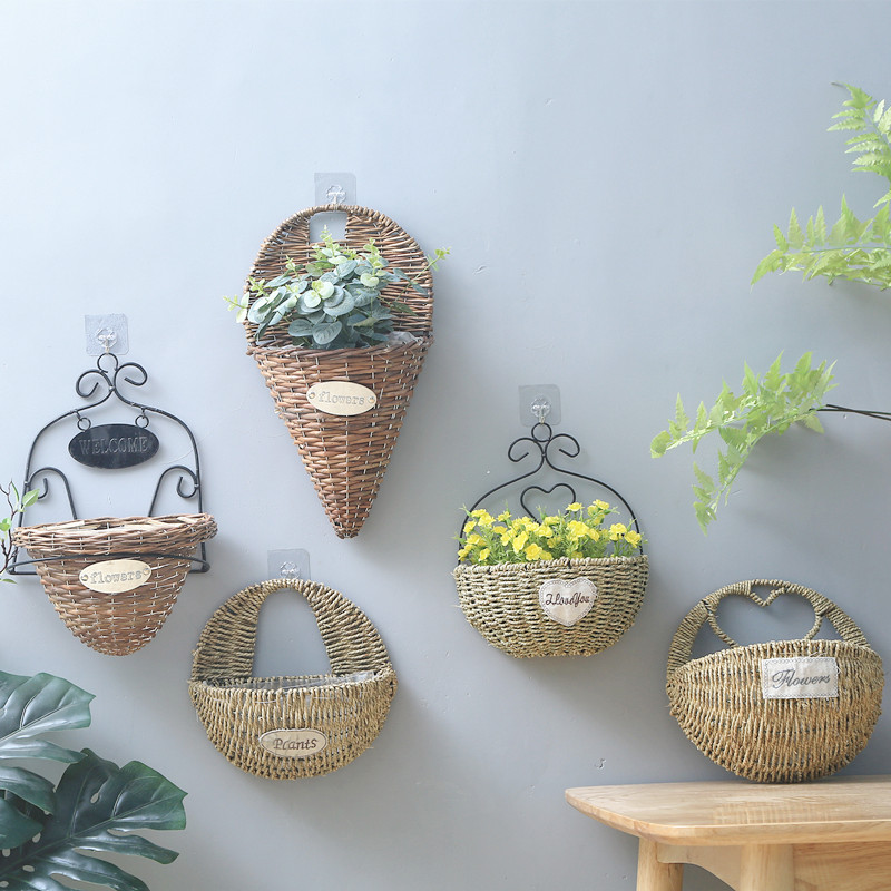 Straw woven flower basket wall hanging flower basket pastoral willow woven hanging basket flower pot wall decoration flower arrangement dried flower weaving basket