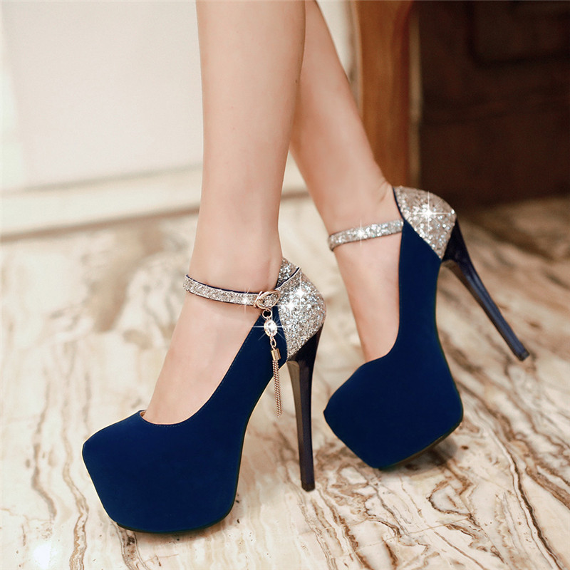 красивые туфли. туфли джимми чу 2022. хорошие туфли. туфли на высоком каблуке. шикарные туфли.