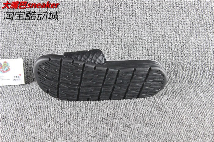 Dép NIKE WMNS BENASSI SOLARSOFT Dép nữ mùa hè đen và trắng 705485-010 - Dép thể thao dép nữ đẹp