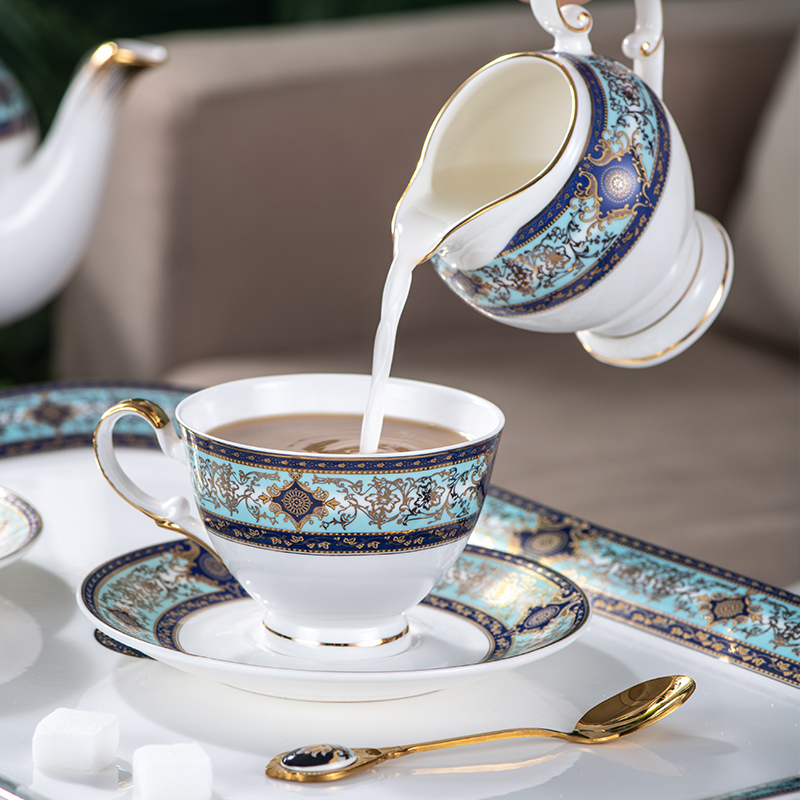 Developing ceramic English coffee cups and saucers suit ipads China red tea in the afternoon with flower tea with a spoon, small European - style key-2 luxury