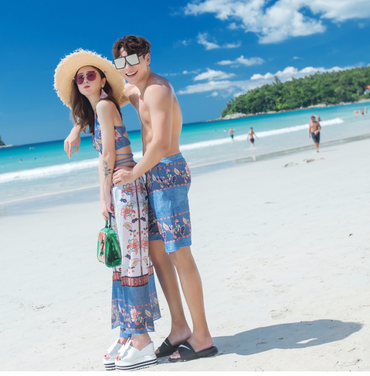 Cặp đôi đồ bơi mới bảo thủ che bụng bikini ba mảnh đi biển kỳ nghỉ quần nam đi biển mùa xuân áo tắm nóng đồ đôi mặc đi biển	
