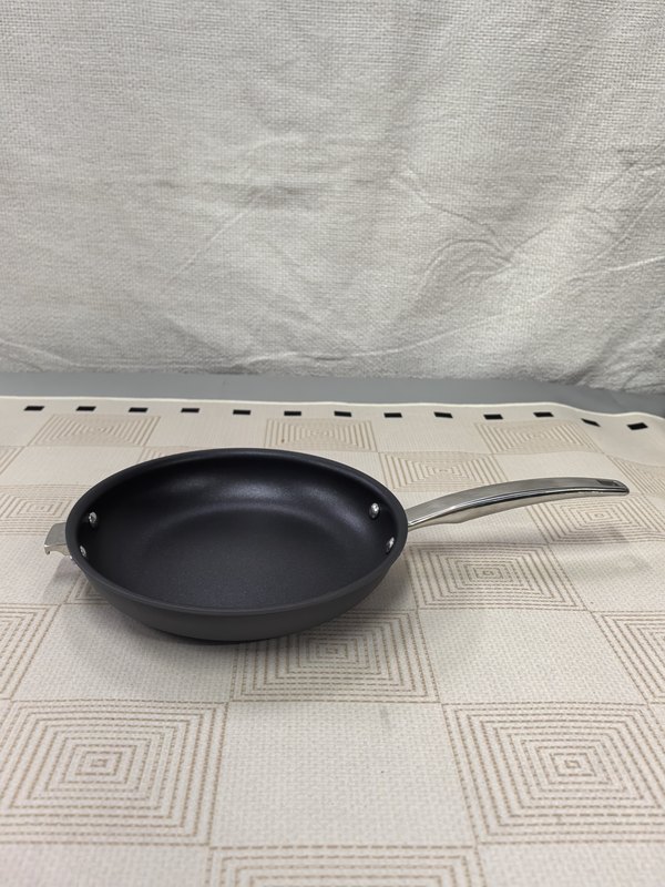 Cuisinart. Meishanya Anodized Aluminum 24cm Non-Stick Frying Pan with Thickened Wear-Resistant Coating for Gas Stoves and Electric Ceramic Stoves