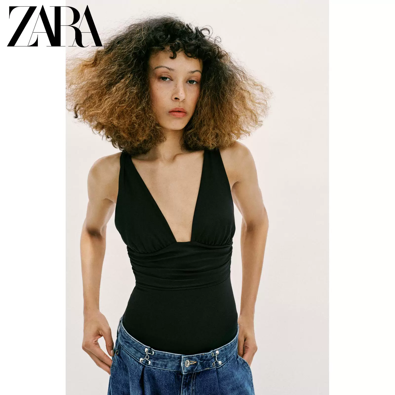 ZARA 2026 весна-лето новые поступления Женские безрукавный комбинезон с v-образным вырезом спина открытая складчатый нейлон 1026266 800