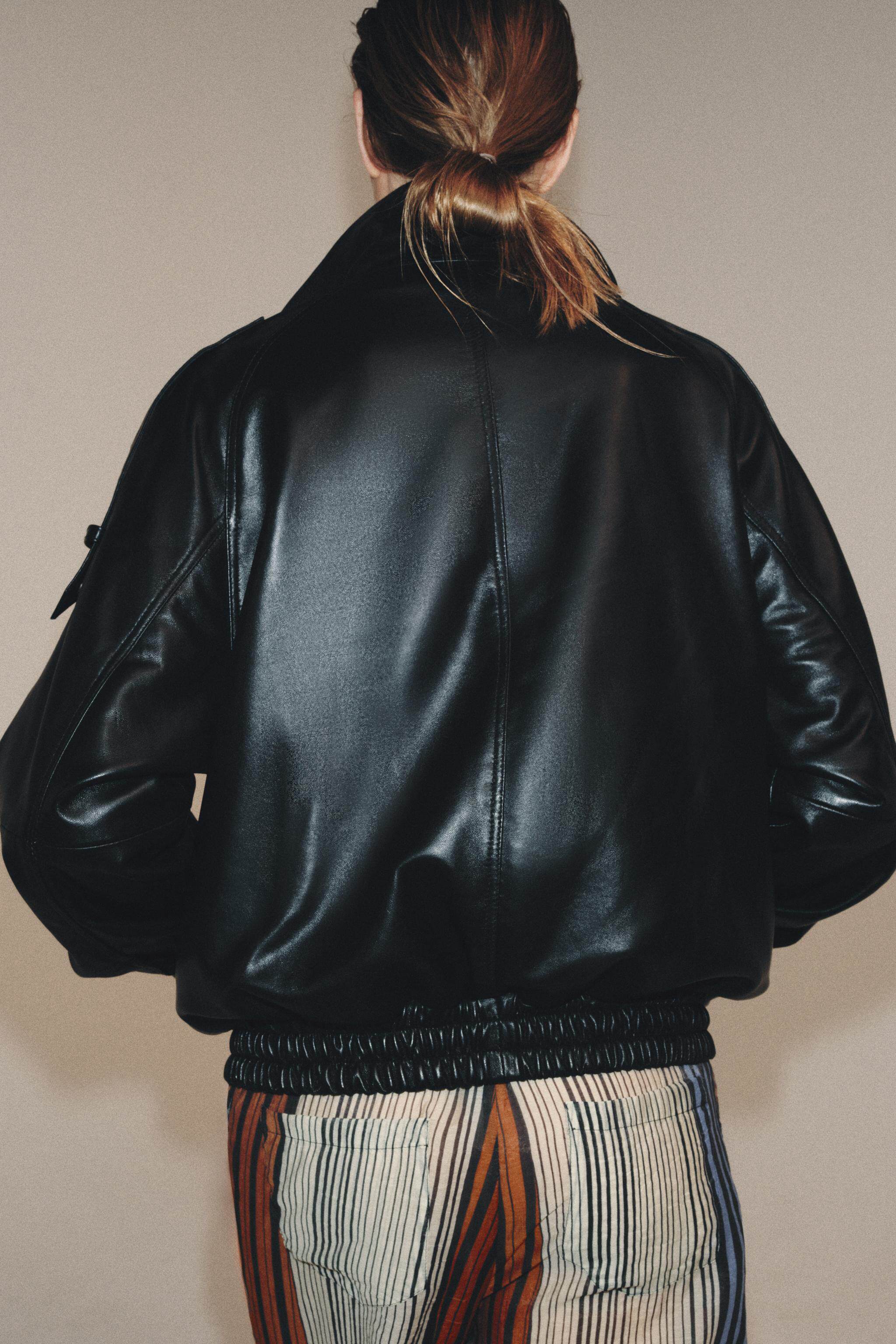 Кожаная куртка zara2026春夏新品 女装 zw 系列长袖高领纯皮革外套 5479241 800