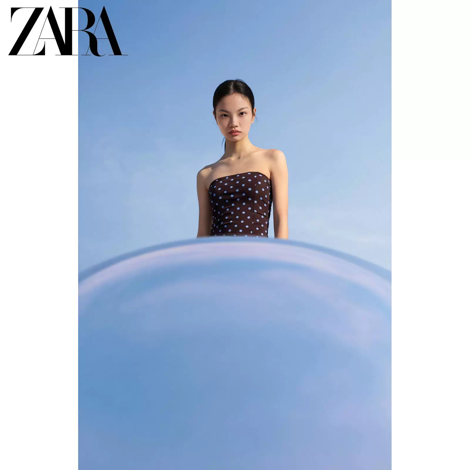 ZARA 2026 весна-лето новые поступления Женская прямая шея открытые плечи в горошек завёрнутый топ 0264029 700