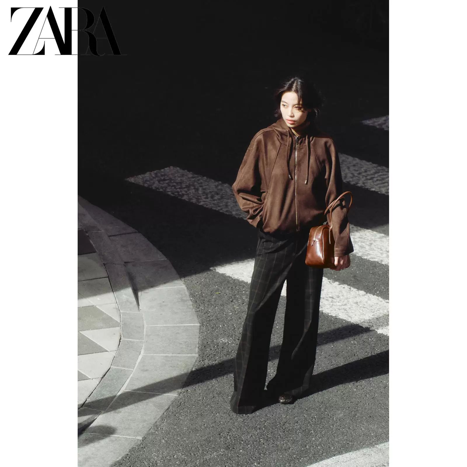 Женский замшевый текстурированный бомбер с капюшоном зимняя новинка ZARA 2025 6318801 700