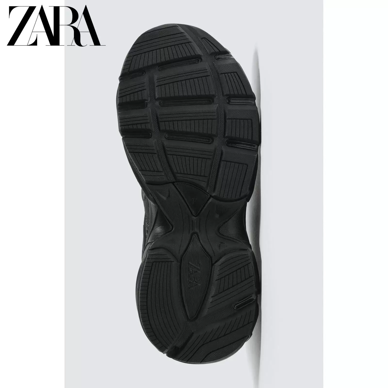 ZARA 2026 весна-лето новые товары мужские кроссовки двуслойная шнуровка неравномерно толстая подошва дизайн 2392720 800