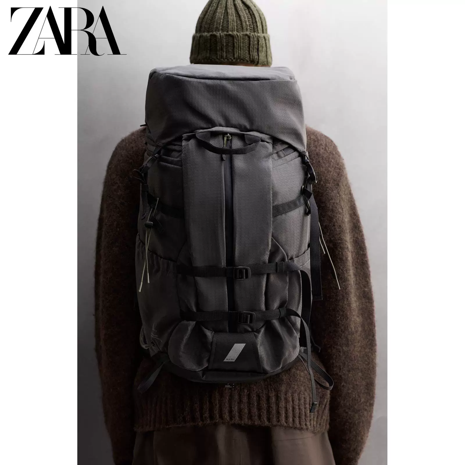 ZARA 2025 Зимние новые товары Мужская сумка лыжная серия спорт технология ткань рюкзак 3214720 802
