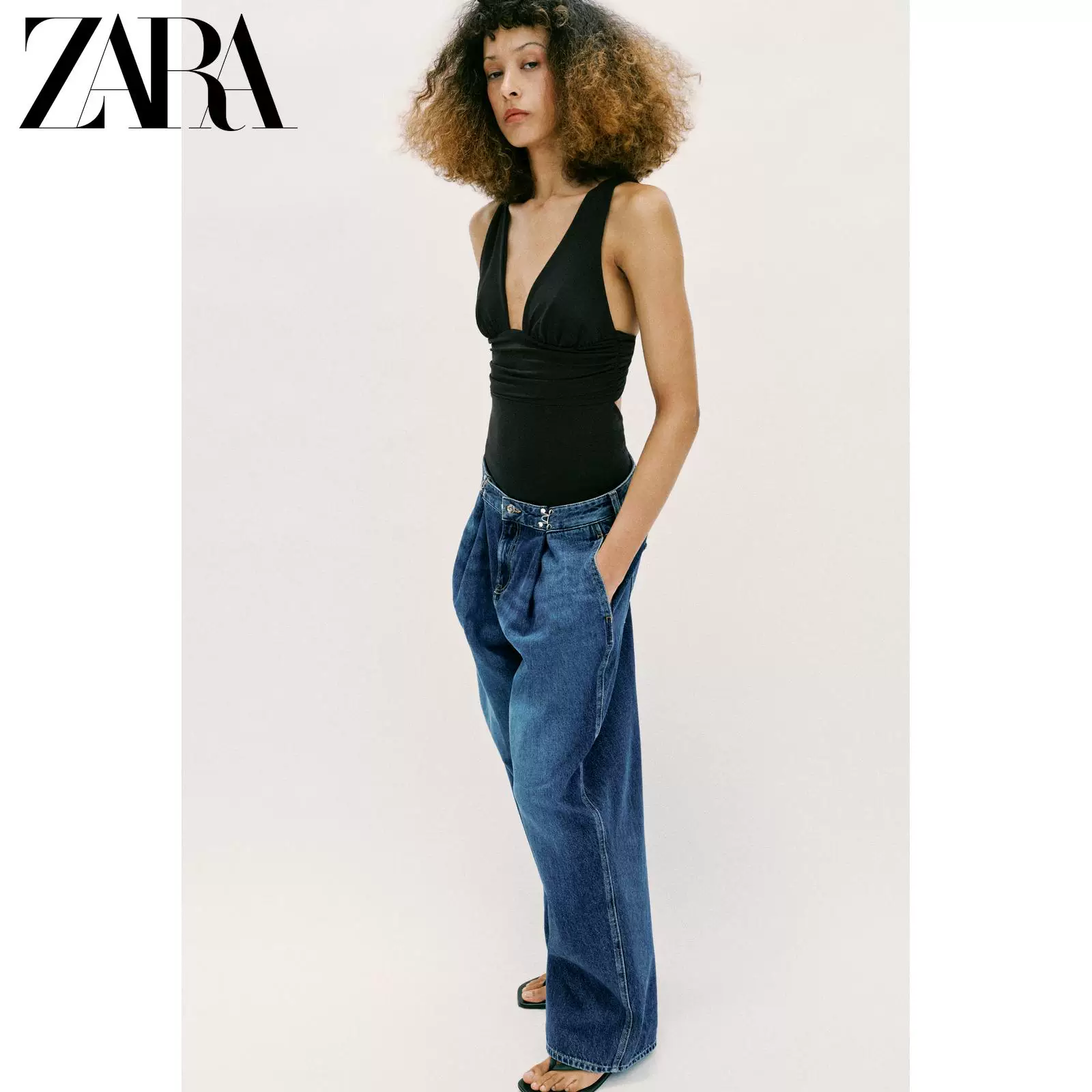 ZARA 2026 весна-лето новые поступления Женские безрукавный комбинезон с v-образным вырезом спина открытая складчатый нейлон 1026266 800