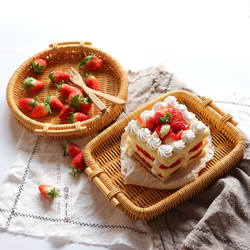 Japanese single-pure handmade vines round basket gourmet sweet basket natural material to contain dishes for food shooting