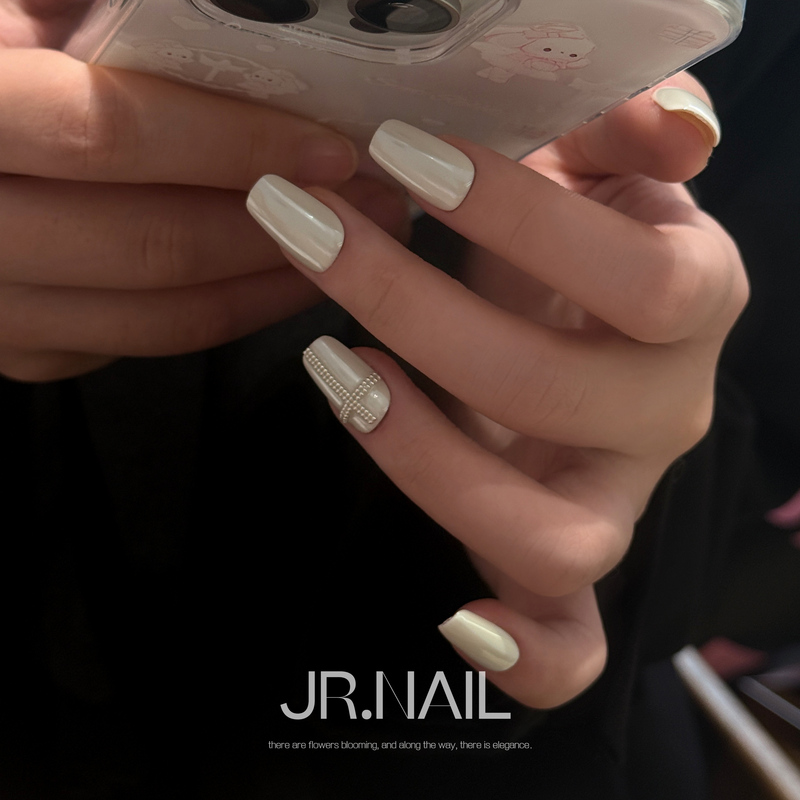 [Pastoral God] Purely Handmade Wearable Nails in Hailey White, Women's Style, Cross-Shaped Steel Beads with Rhinestones, 2026 New High-End Model