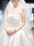 Свадебное платье платье с прокатом 2024 Новая легкая невеста Hepburn Свадебное силуэт атлас хвост женский интернет -знаменитость Douyin Rental
