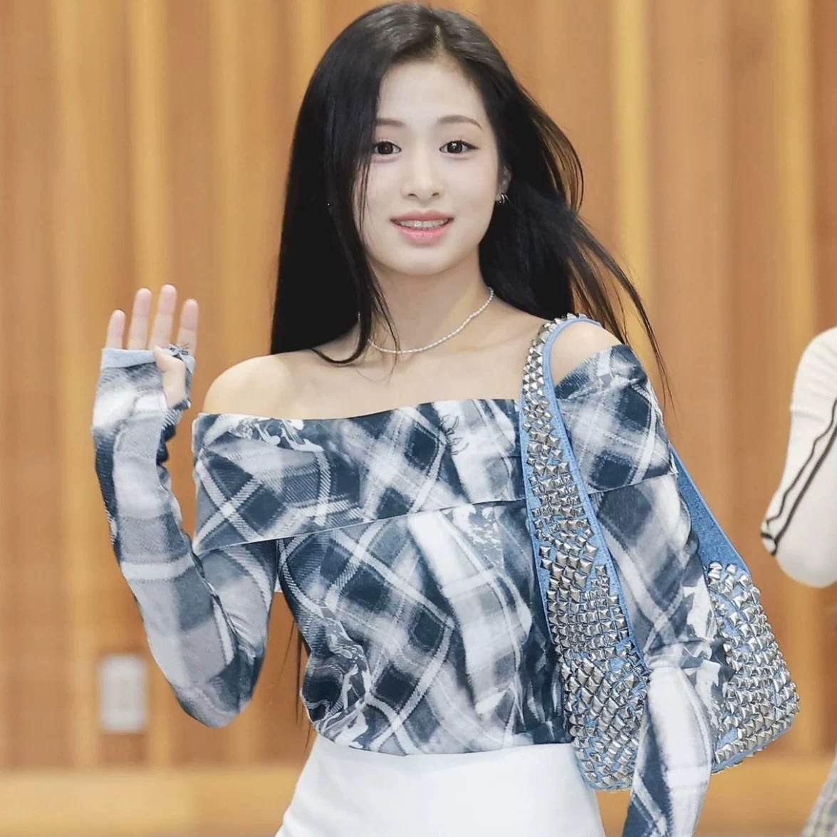 AHYEON Zheng Ya 2000archives Korea purchasing niche clothing patterns, one shoulder T -shirt