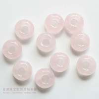 Случайный кусок натурального розового кварца.