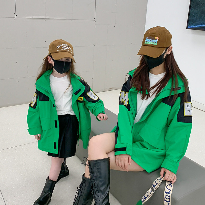 Mother - child clothes in autumn and fever 2022 new spring and autumn gas European and American coat is not like blowing street coat