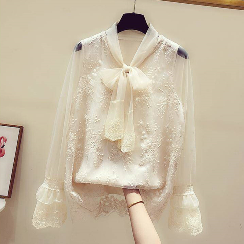 2026 Spring and Autumn New Style Blouse for Plus Size Women, Stylish and Age-Reducing Design, Unique Lace Top with a High-End Feel, Base Layer Shirt
