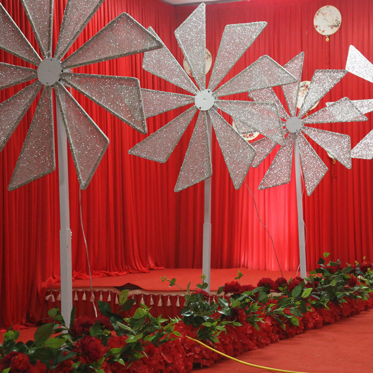 New windmill series rotates the festive wheel wedding decoration scene arrangement road cited wedding materials props iron art