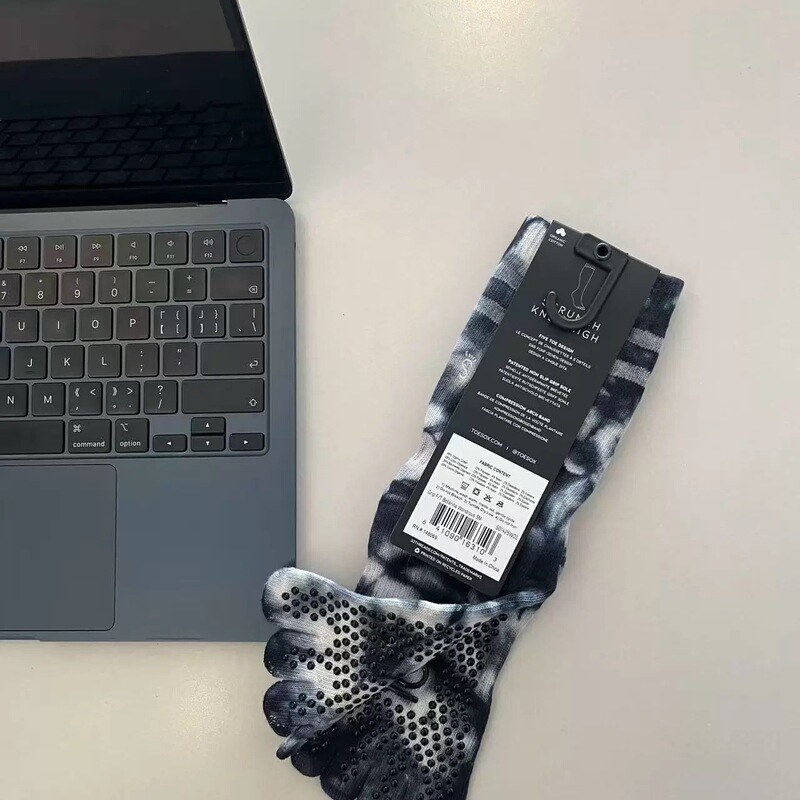 Comfortable and Recommended Professional Five-Finger Mid-Length Pilates Sports Socks, Non-Slip, Sweat-Absorbent, Breathable Sports Yoga Running Socks Comfortable and Recommended Professional Five-Finger Mid-Length Pilates Sports Socks, Non-Slip, Sweat-Absorbent, Breathable Sports Yoga Running Socks