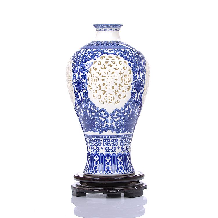Jingdezhen ceramics ivory and exquisite hollow out of the blue and white porcelain vase classical modern household act the role ofing is tasted furnishing articles in the living room