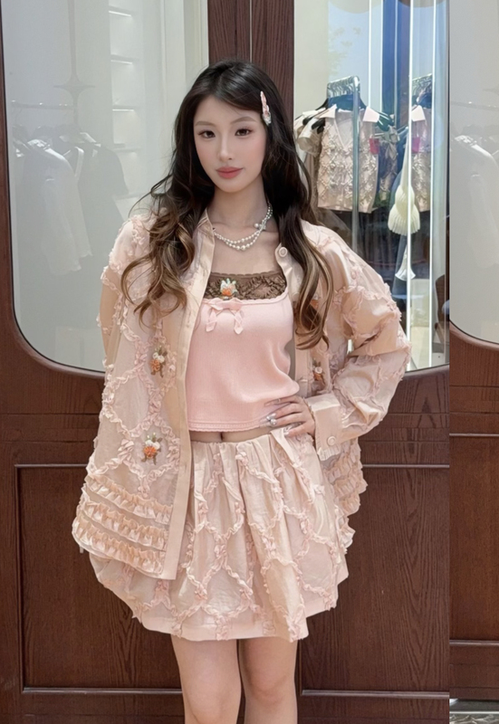 2026 Summer New Fashion Rococo Three-Dimensional Floral Beading Pink Long-Sleeved Shirt for Women 2026 Summer New Fashion Rococo Three-Dimensional Floral Beading Pink Long-Sleeved Shirt for Women