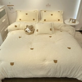 Антарктическое кашемирное стеганое одеяло ягненка было утолщено хлопковыми стегаными одеялами зимой и теплым общежитием. Одиночная весна и осень были универсальными