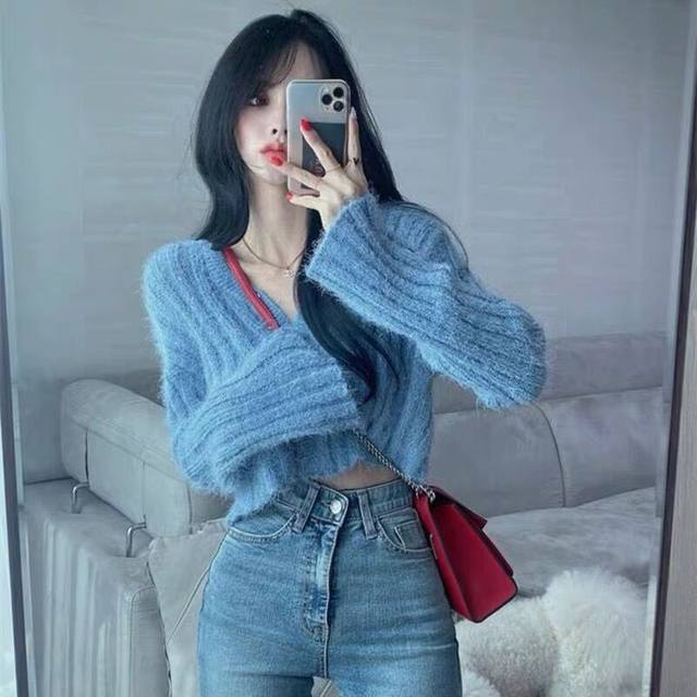 YIXQ single-breasted short top V-neck gentle bottoming sweater for women autumn 2024 new knitted cardigan INS trend