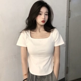 Летняя белая короткая приталенная футболка с коротким рукавом, размер, квадратный вырез, по фигуре