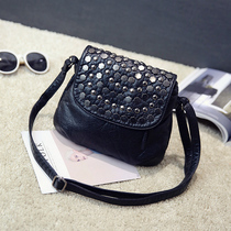  Mobile phone bag female 2020 new Korean version of simple and all-match soft leather small satchel bag fashion rivet shoulder messenger bag female bag