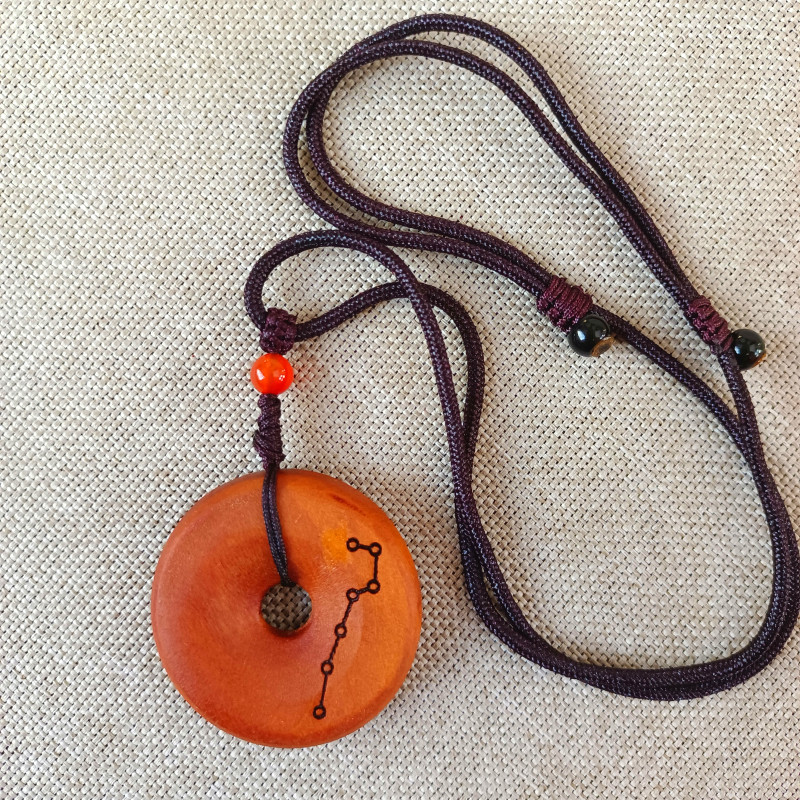 Heavenly Courtesy Lightning Strike Date Wood Pendant Seven Stars Green button Five Yue True Tut Five Lei's Order of the Cross Heaven warp necklace