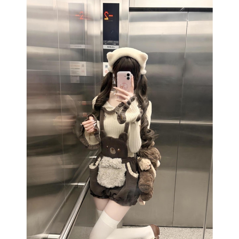 Autumn New Japanese-Style Sweet and Cute Age-Reducing Outfit Doll Top with Patchwork Bear Overalls Shorts Two-Piece Set for Women Autumn New Japanese-Style Sweet and Cute Age-Reducing Outfit Doll Top with Patchwork Bear Overalls Shorts Two-Piece Set for Women