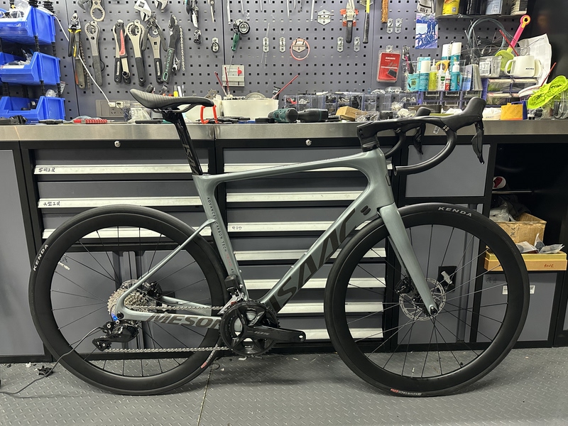 German Isaac Carbon Fiber Disc Brake Road Bike with Electronic Shifting, Full Carbon Configuration, Special Offer Benefits Meson