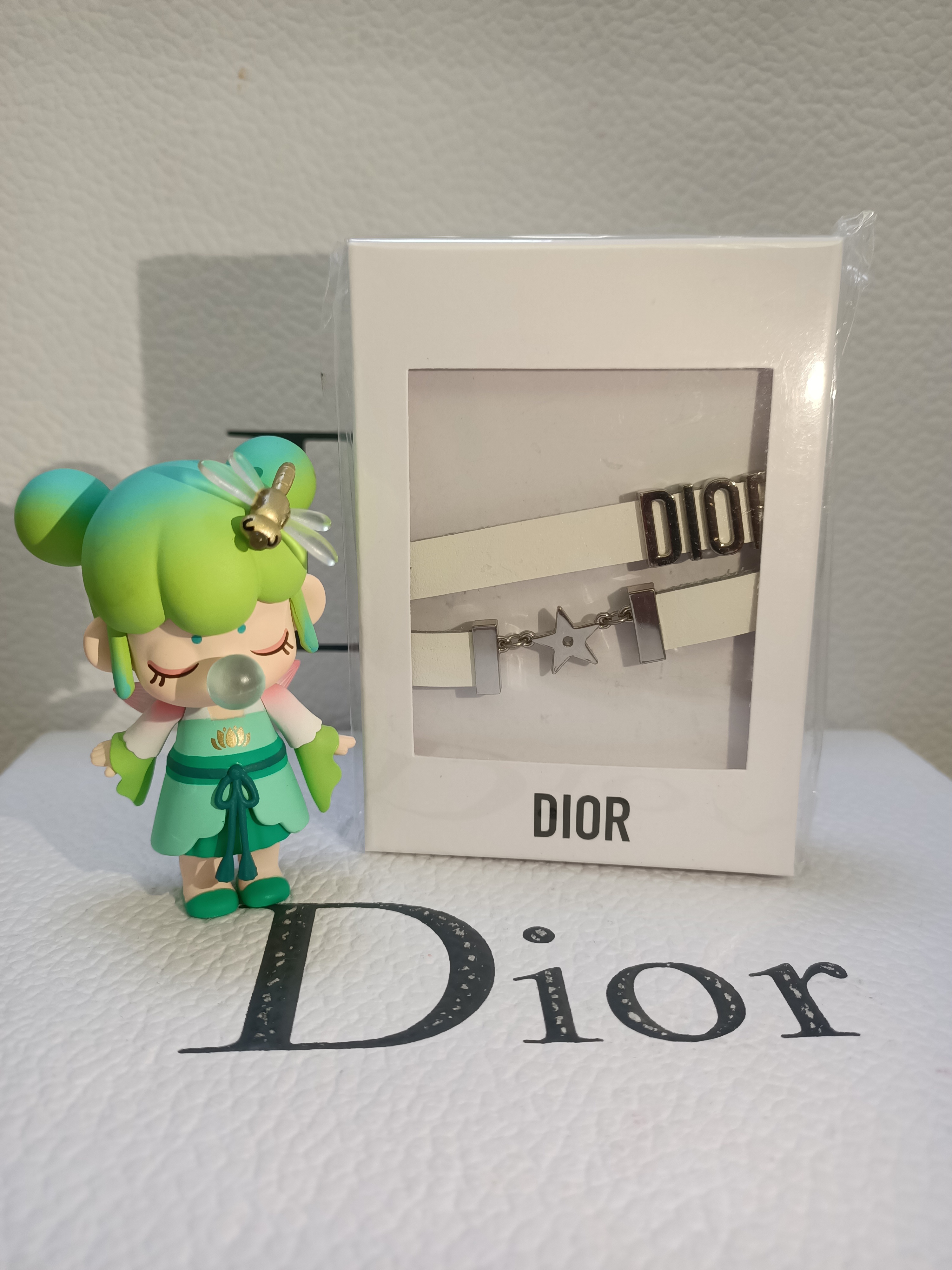 Dior Dior Keychain Fashion High-grade Star Keychain Four-leaf Grass Dior Peripheral Counter Gift Postage