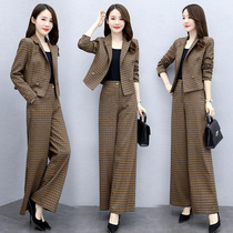 Temperament Checkered Small Suit Suit Woman 2022 Chunqiu New Korean version Fashion casual Western clothing wide-legged pants Two sets