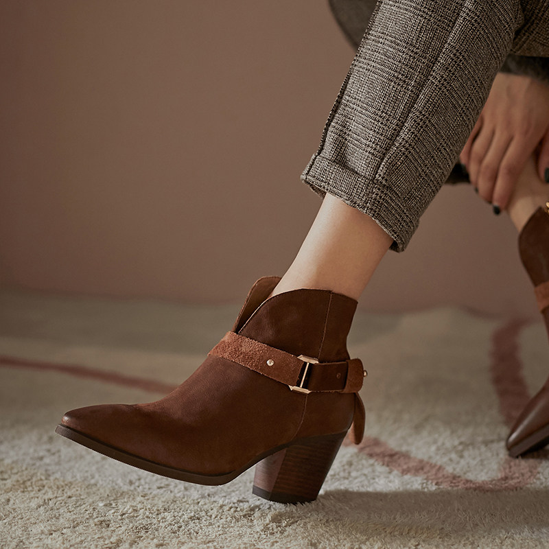 ins retro pointed toe small leather shoes women are thin with skirts soft leather Chelsea short boots women's spring and autumn single boots bare boots