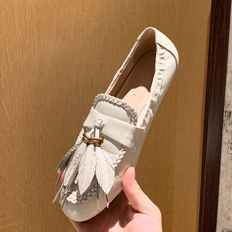 Conspicthin 100 Hitch @ Netred Tongan Lefu Shoe Girls One Foot Pedal Soft Cute Flat Bottom Shoes Fashion Small Leather Shoes All Season Single Shoes