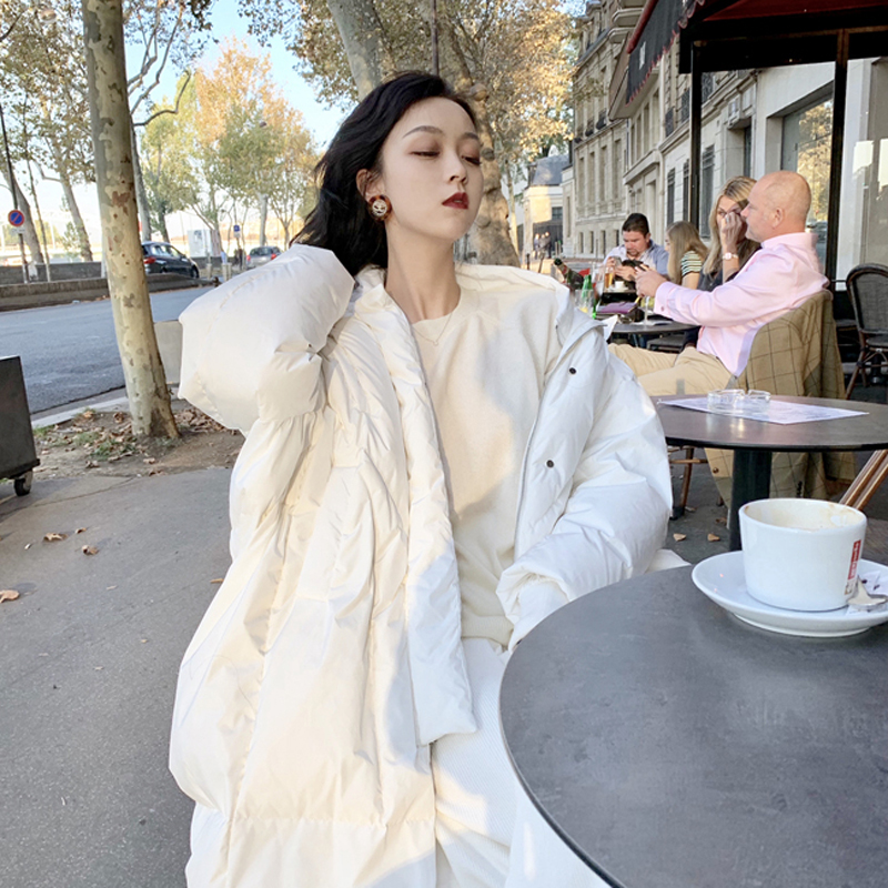 European Station Winter 2019 New Korean version Fashion white woman over knee burst