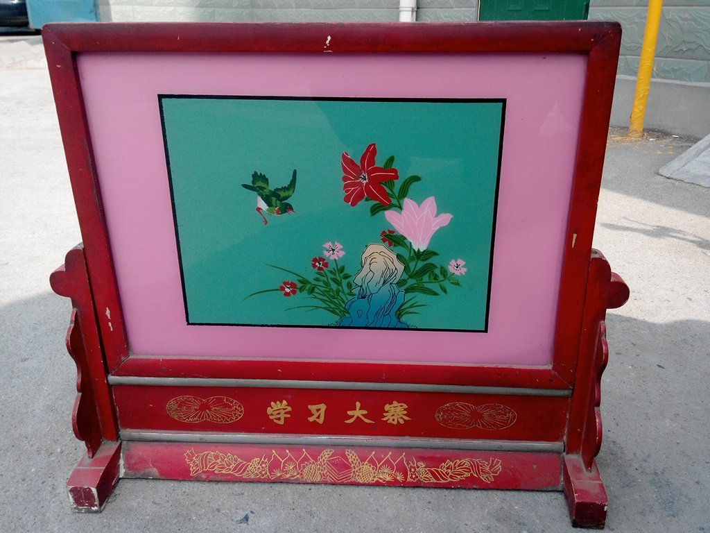 Play in Full Screen The Cultural Revolution Collection of the Cultural Revolution Era of the Cultural Revolution Learn the Great Zika Slogan Slogans old and old wooden ware furniture and old swing pieces