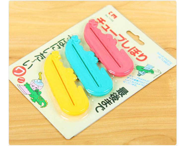 Japan KM toothpaste squeezer toothpaste clip cartoon crocodile squeezer hand cream squeezer 3 packs 1189