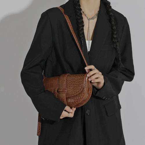 Сумка на одно плечо, брендовая небольшая дизайнерская сумка подмышку, крокодиловый принт, в корейском стиле