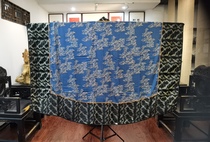 Taoist priests uniforms are printed with cloud patterns and are gilded with flying crane robes. Taoist high-gong robes are available in multiple colors.