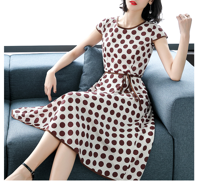 Xiang Li Li tủ 2018 mùa hè mới ngắn tay thời trang eo Slim đu lớn một từ váy sóng điểm in đầm