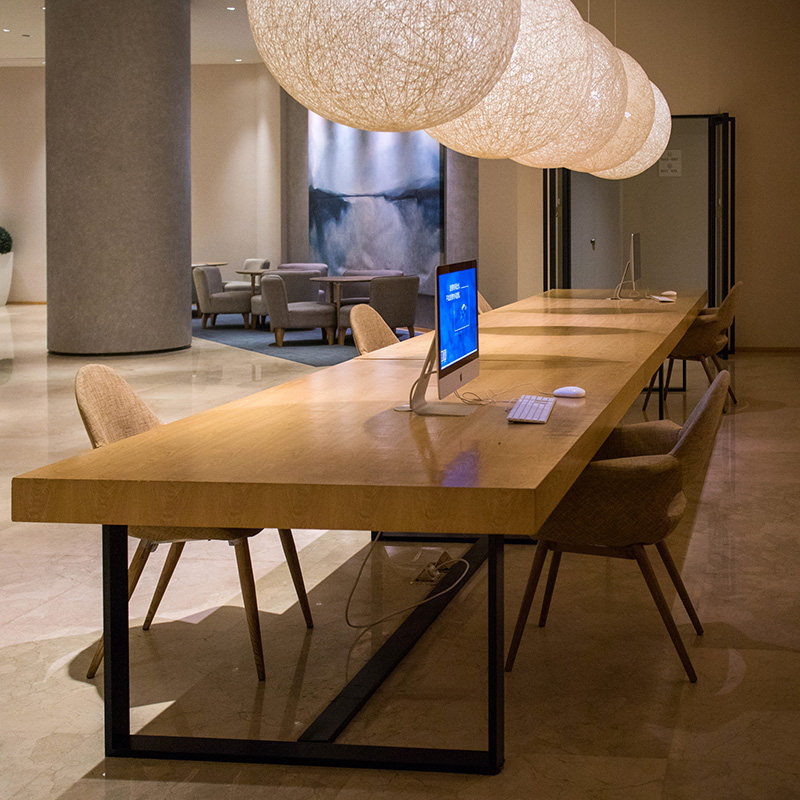 LOFT INDUSTRIAL WIND LONG TABLE NORDIC CONFERENCE TABLE SOLID WOOD MINIMA MODERN RECTANGULAR OFFICE TABLE AND CHAIRS GUESTS IN TALKS