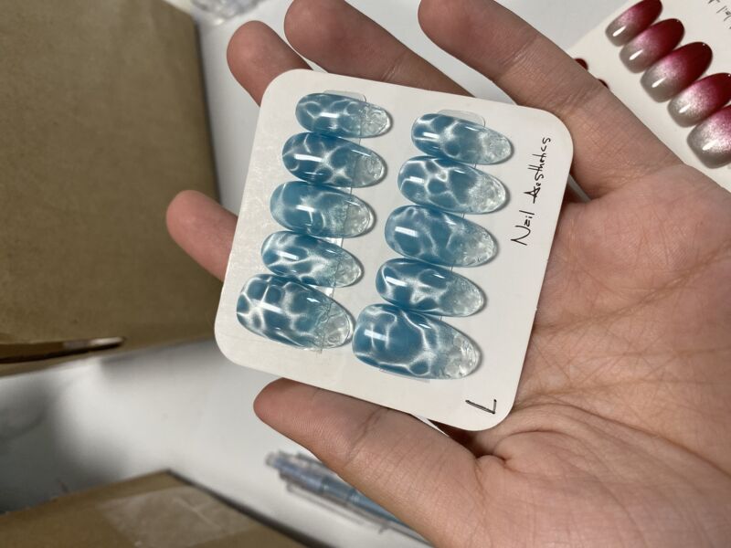 [Qingdao Impression] (Medium-Length) Wave Cat's Eye Fingertip Glass, High-End Romantic Niche Handmade Wearable Nails
