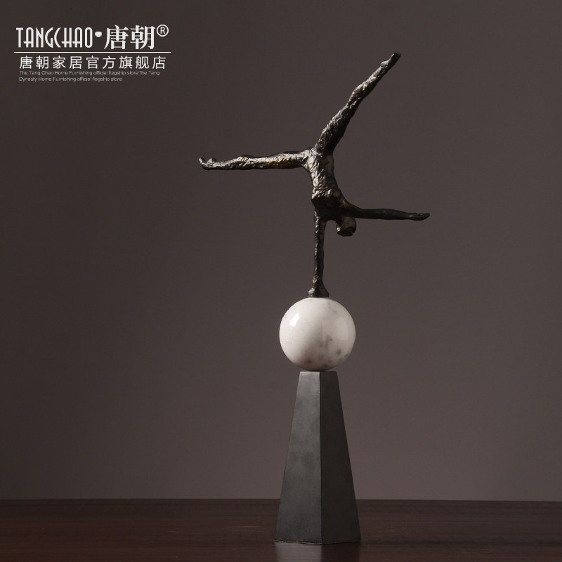 �Ƴ�ŷʽ�ڼ��Ҿ�װ��Ʒ