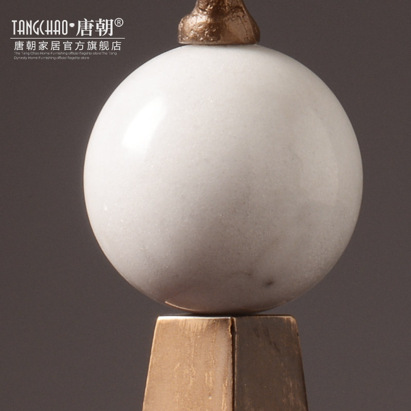 �Ƴ�ŷʽ�ڼ��Ҿ�װ��Ʒ