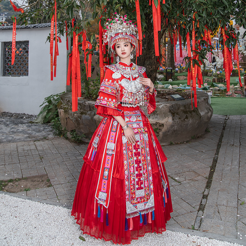 Mom Rui 2024 New Dress Wedding Dress Bride Miao Yi Ethnic High-Definition Travel Photography Stage Women's Clothing