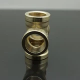 Медный соединение трубы водопровода составляет 4 точки и 6 минут, внутренний зуб с резьбой с четырьмя перекрестками, крест -пропуск утолщен